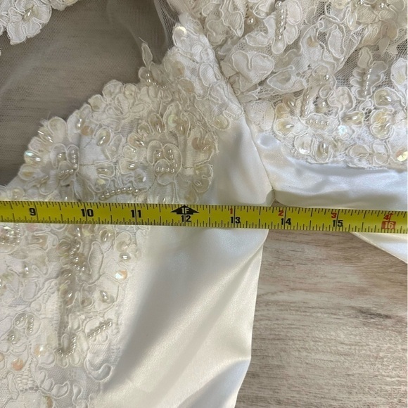 Vintage Alfred Angelo Collection Wedding Dress with long beaded Train size small - Picture 7 of 17